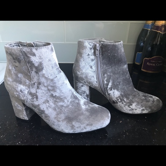 Velvet Grey/Blue Booties - Picture 2 of 8